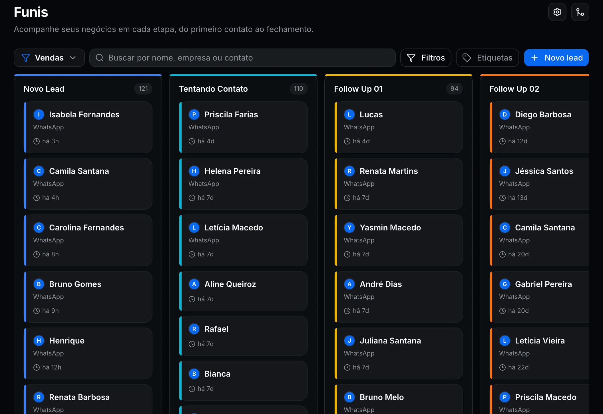 Funil de vendas em kanban com negócios nas etapas Novo Lead, Tentando Contato e Follow Up 01
